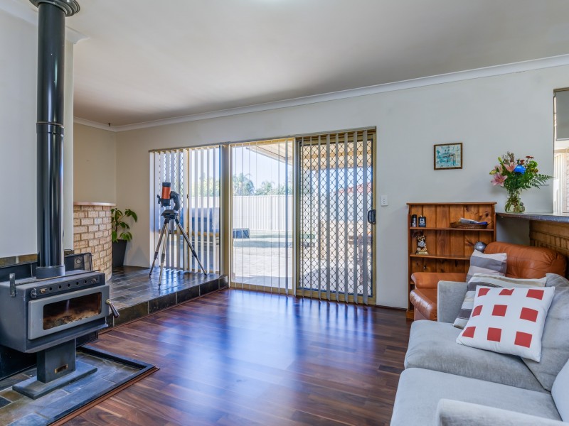 11 Castlereagh Circle, Port Kennedy WA 6172