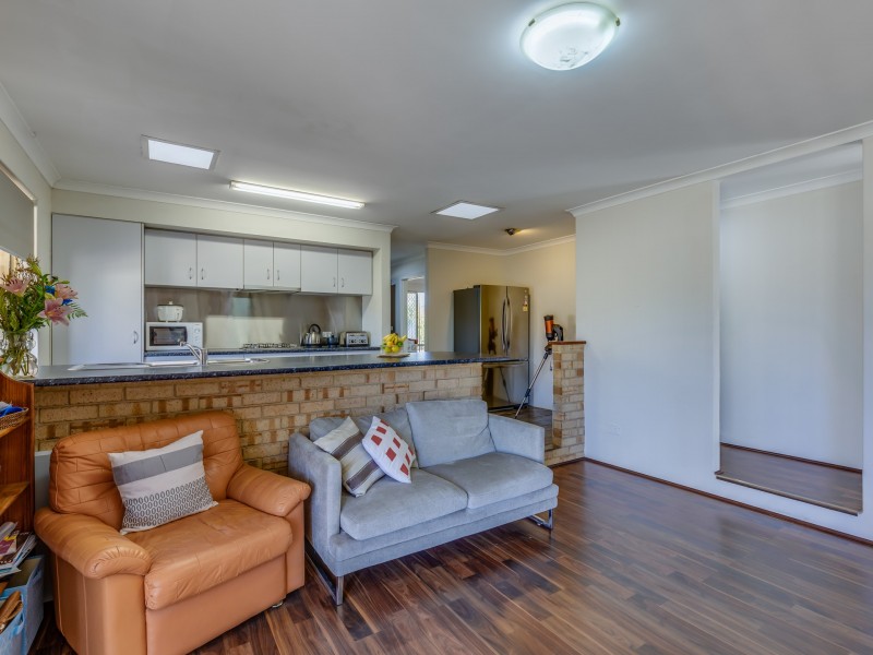 11 Castlereagh Circle, Port Kennedy WA 6172