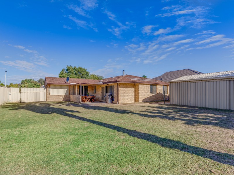 11 Castlereagh Circle, Port Kennedy WA 6172