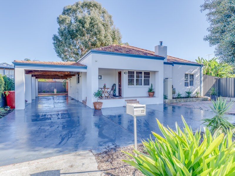 17 North Lake Road, Alfred Cove WA 6154