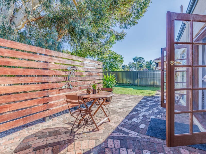 17 North Lake Road, Alfred Cove WA 6154