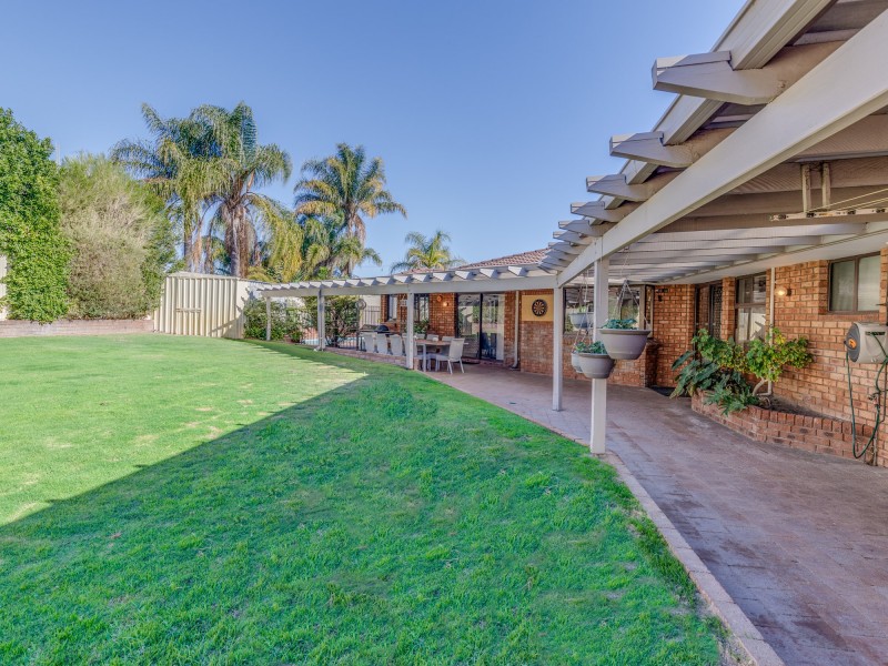 14 Goshawk Place, Huntingdale WA 6110