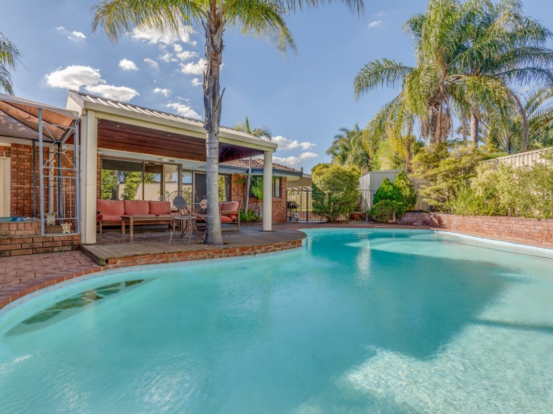 14 Goshawk Place, Huntingdale WA 6110