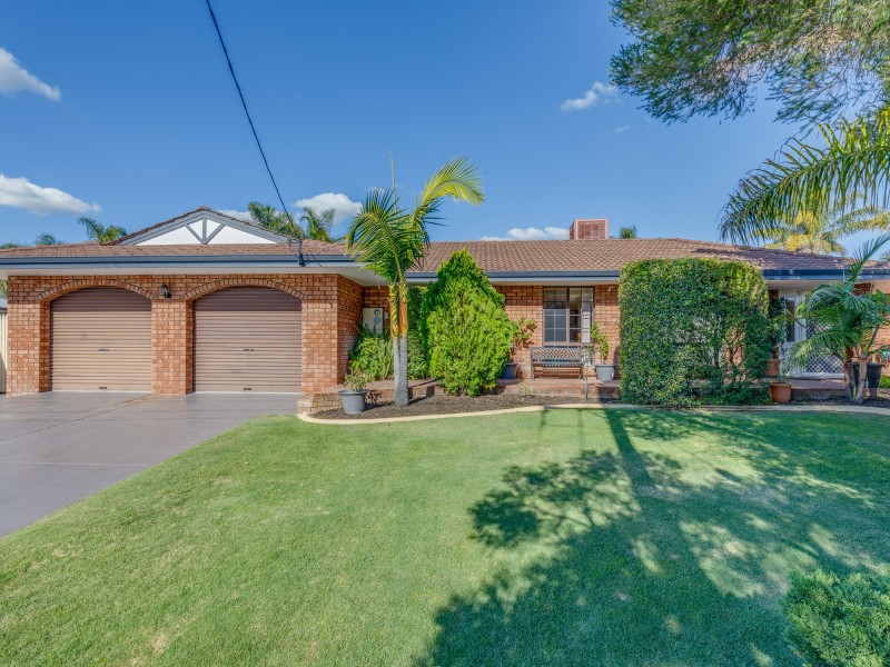 14 Goshawk Place, Huntingdale WA 6110