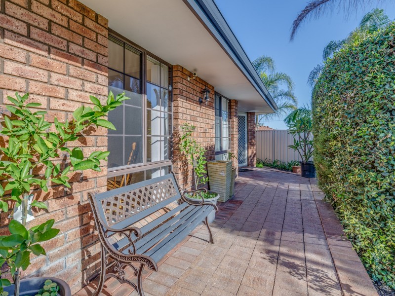 14 Goshawk Place, Huntingdale WA 6110