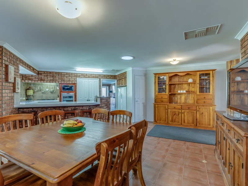 14 Goshawk Place, Huntingdale WA 6110