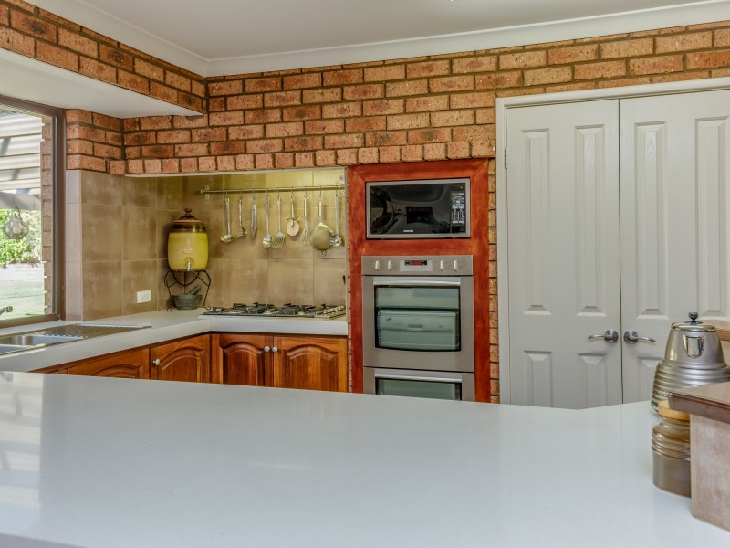 14 Goshawk Place, Huntingdale WA 6110