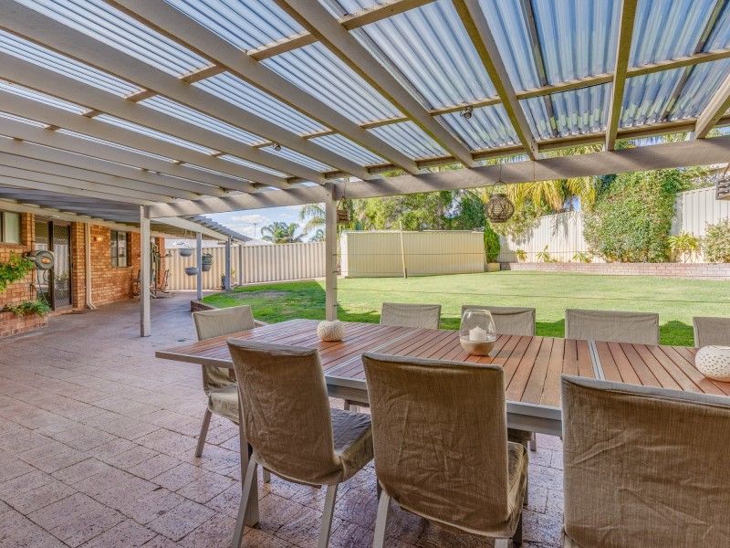 14 Goshawk Place, Huntingdale WA 6110