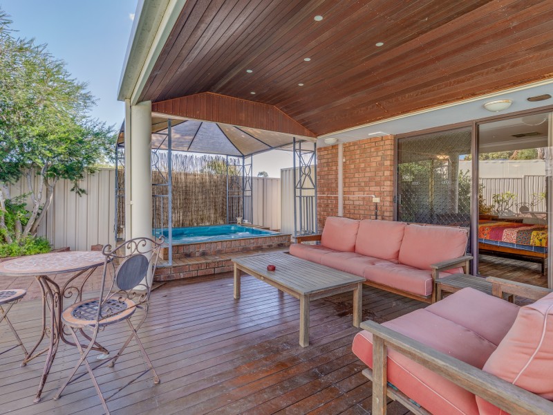 14 Goshawk Place, Huntingdale WA 6110