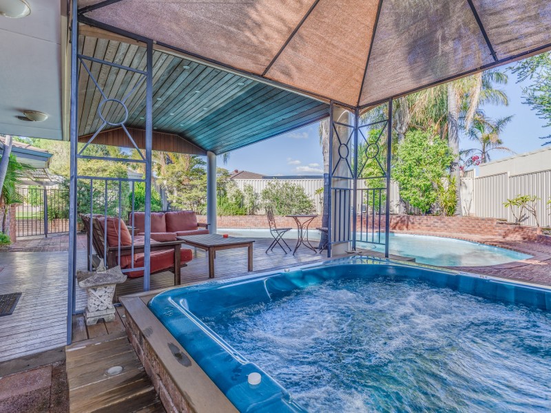 14 Goshawk Place, Huntingdale WA 6110