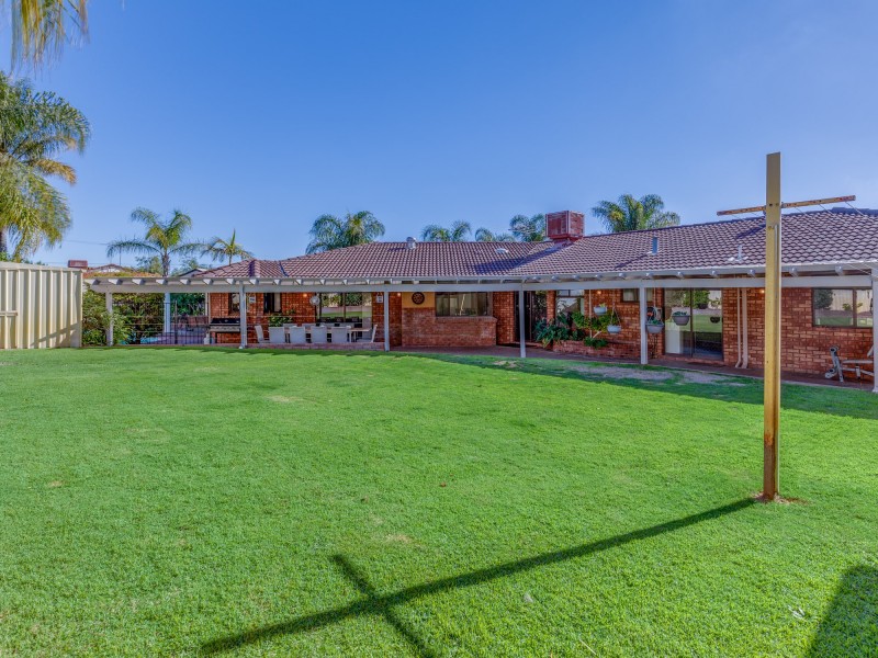 14 Goshawk Place, Huntingdale WA 6110