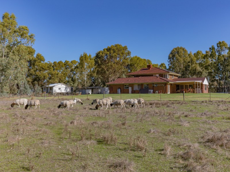 610 Leipold Road, Oldbury WA 6121