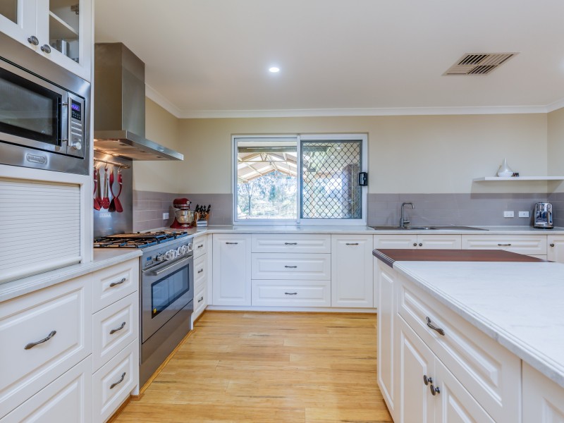 610 Leipold Road, Oldbury WA 6121