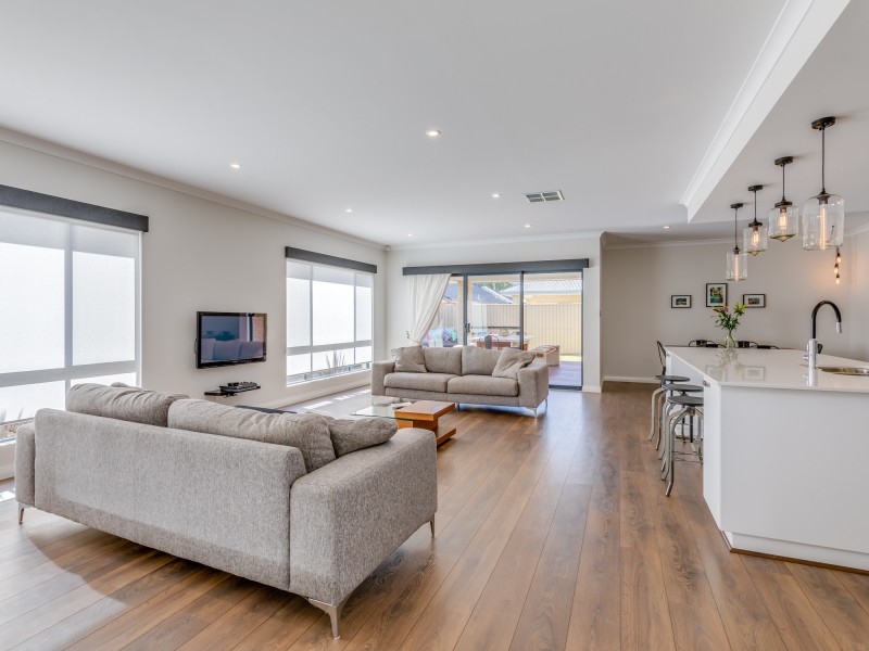 18 Binomial Way, Piara Waters WA 6112