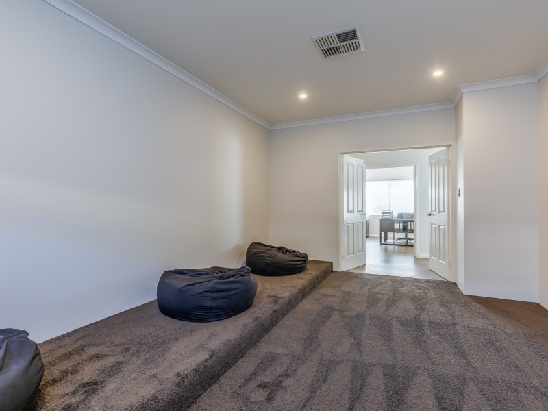 18 Binomial Way, Piara Waters WA 6112