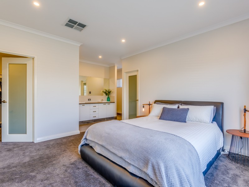 18 Binomial Way, Piara Waters WA 6112