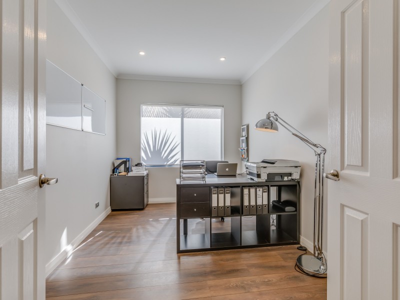 18 Binomial Way, Piara Waters WA 6112