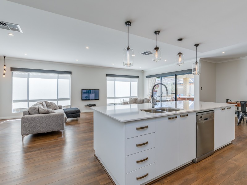 18 Binomial Way, Piara Waters WA 6112