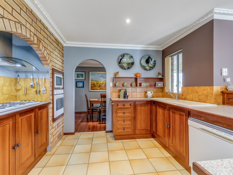 71 Vellgrove Avenue, Parkwood WA 6147