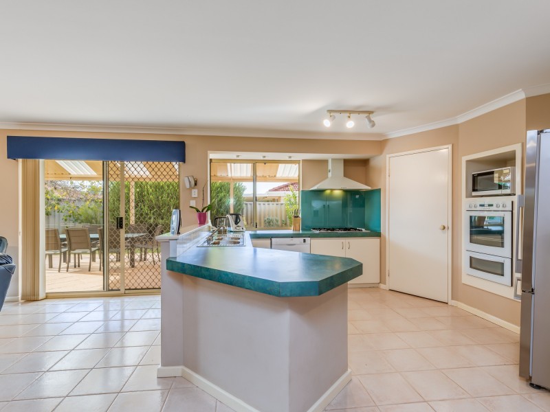 9 Myrtle Court, Thornlie WA 6108