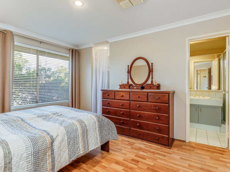 9 Myrtle Court, Thornlie WA 6108