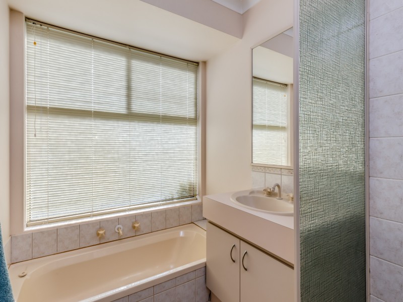 9 Myrtle Court, Thornlie WA 6108