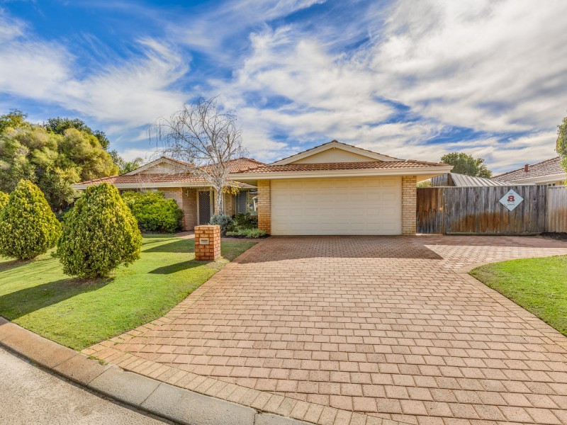 9 Myrtle Court, Thornlie WA 6108