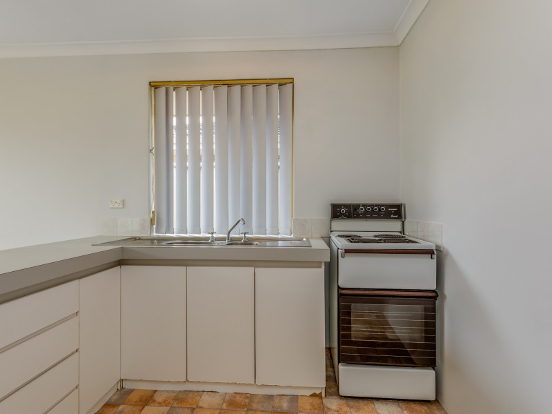 16/98 Simpson Avenue, Rockingham WA 6168