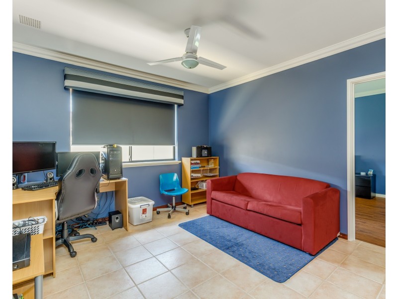 6 Grafton Court, Canning Vale WA 6155