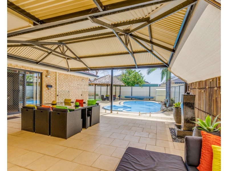 6 Grafton Court, Canning Vale WA 6155