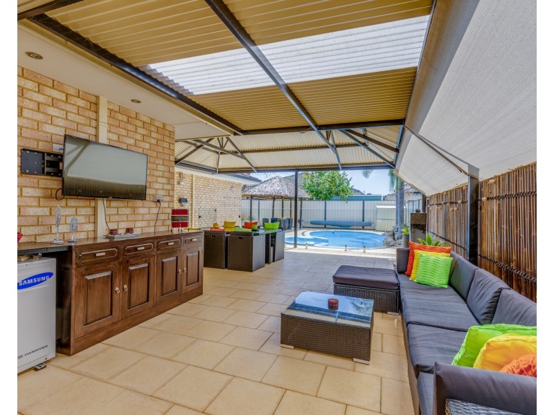 6 Grafton Court, Canning Vale WA 6155