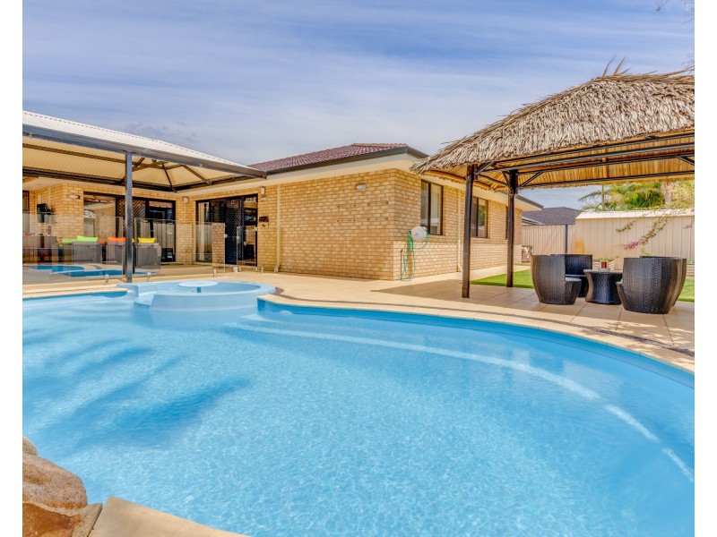 6 Grafton Court, Canning Vale WA 6155