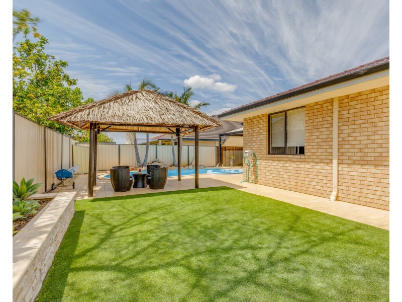 6 Grafton Court, Canning Vale WA 6155