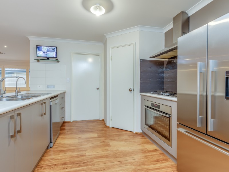 12 Aleria Way, Piara Waters WA 6112
