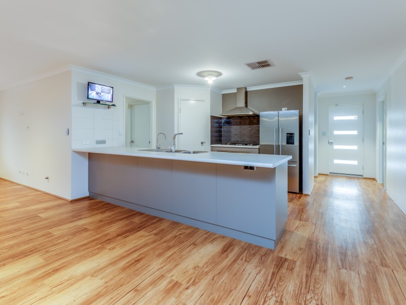 12 Aleria Way, Piara Waters WA 6112