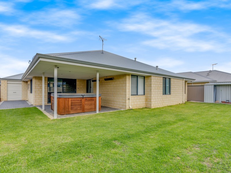 12 Aleria Way, Piara Waters WA 6112