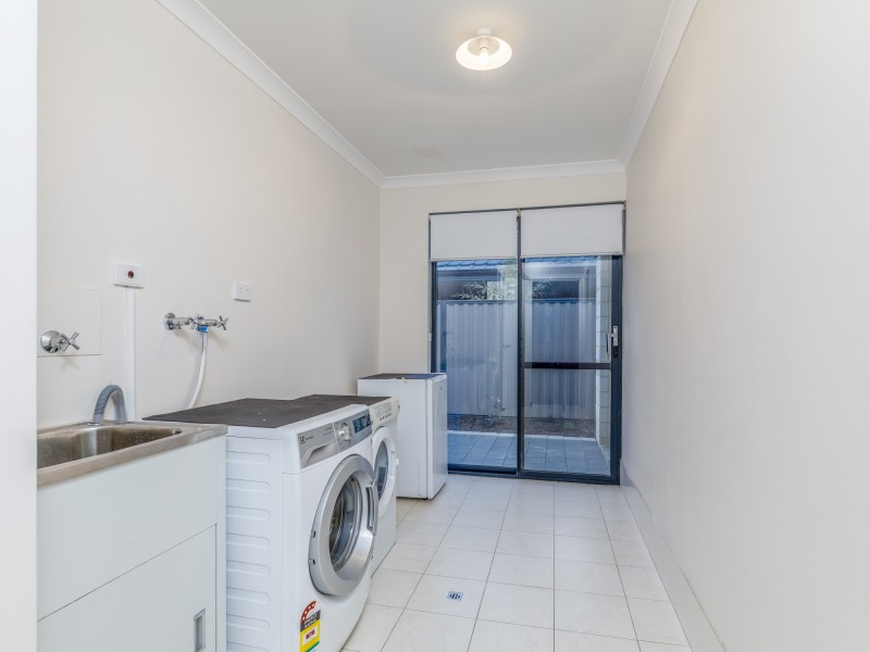 12 Aleria Way, Piara Waters WA 6112