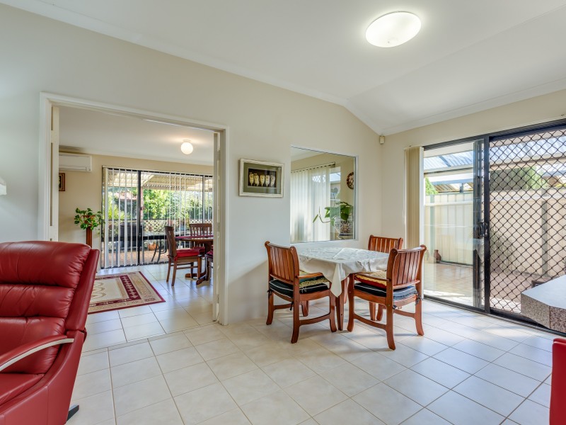 12 Nutbush Court, Thornlie WA 6108