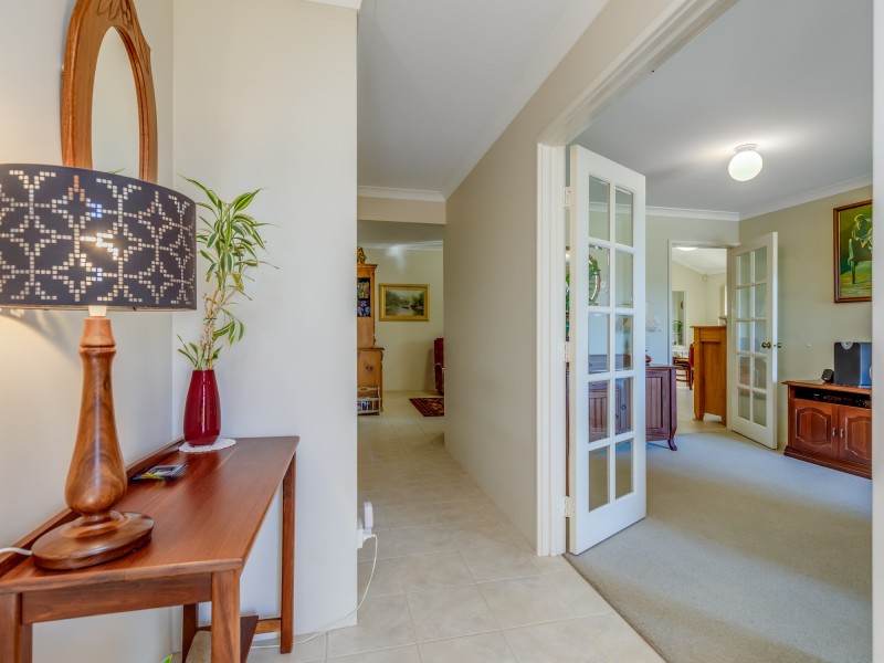 12 Nutbush Court, Thornlie WA 6108