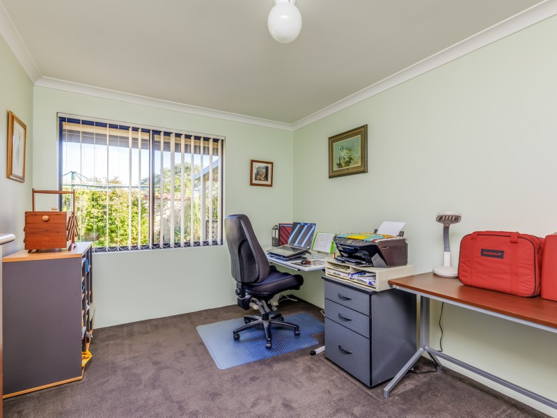 12 Nutbush Court, Thornlie WA 6108