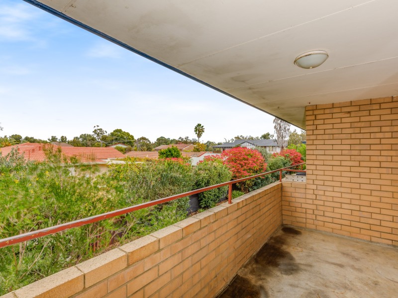 63/20 Ellerby Street, Glendalough WA 6016