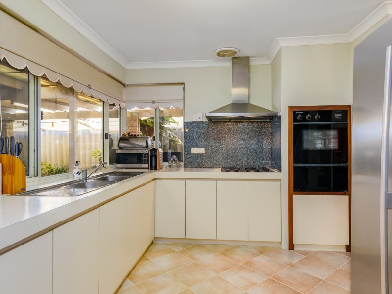 4 Irma Close, Huntingdale WA 6110