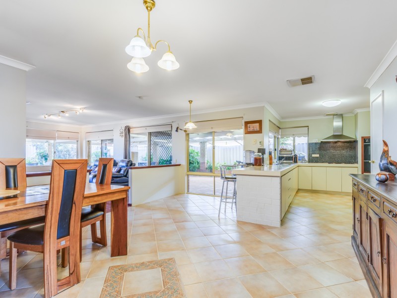 4 Irma Close, Huntingdale WA 6110