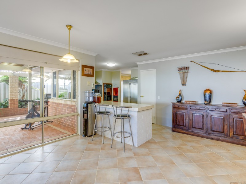 4 Irma Close, Huntingdale WA 6110