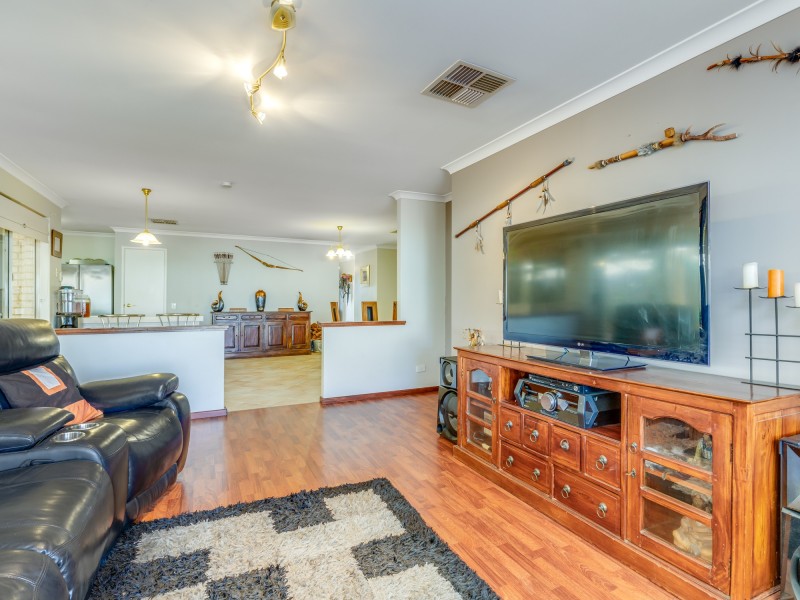 4 Irma Close, Huntingdale WA 6110