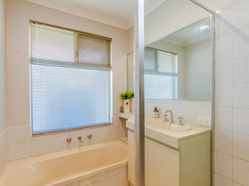 4 Irma Close, Huntingdale WA 6110