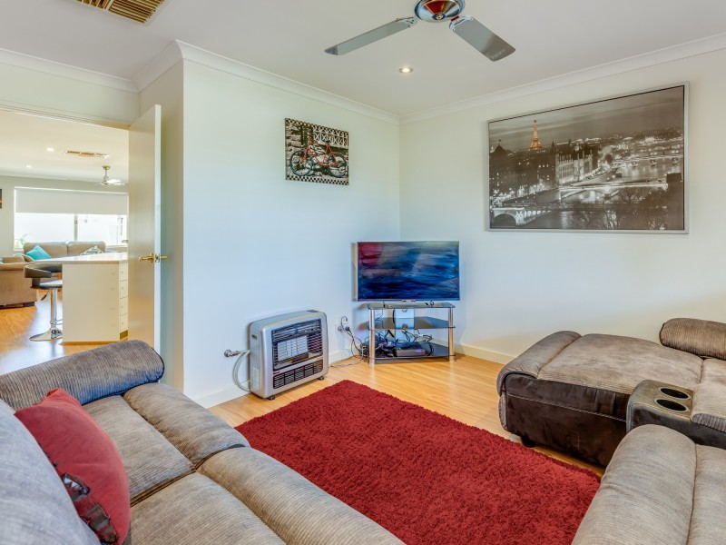 7 Brushbox Way, Huntingdale WA 6110