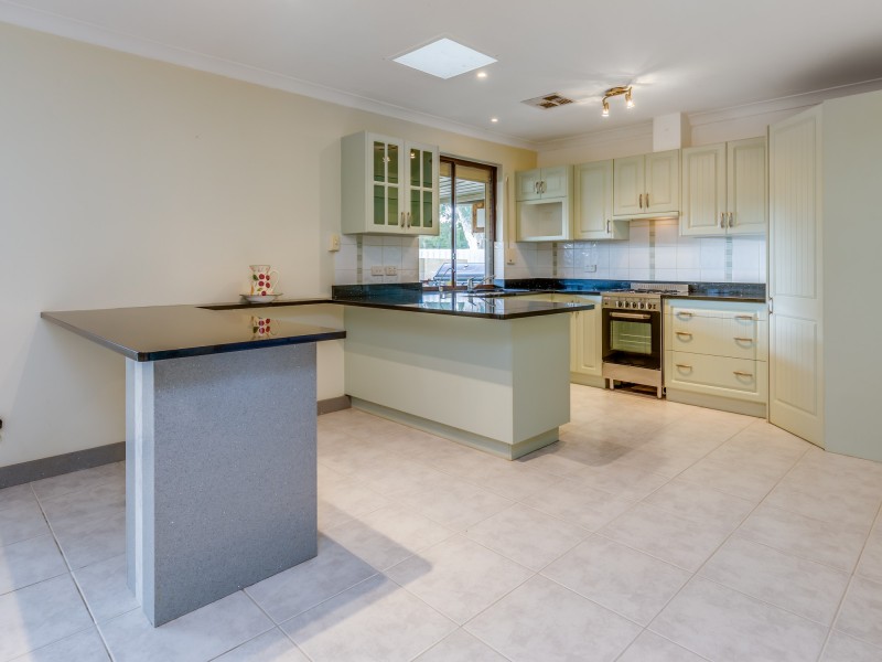 40 Hargrave Drive, Thornlie WA 6108