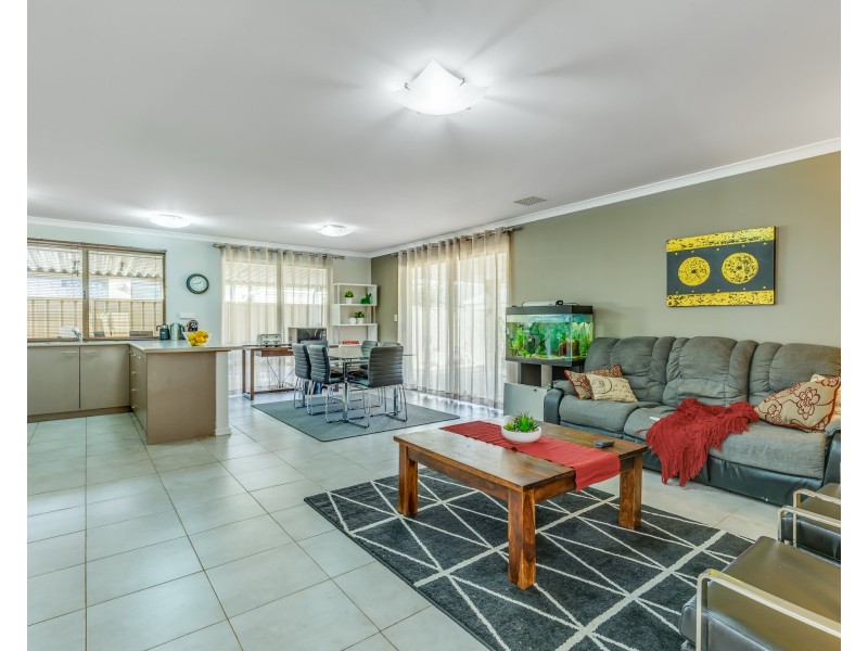 8 Lagrange Way, Gosnells WA 6110