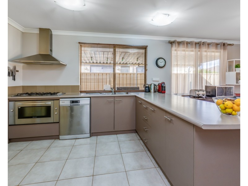 8 Lagrange Way, Gosnells WA 6110